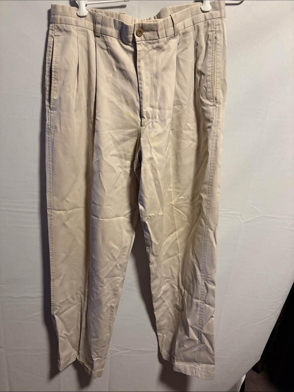 Men's Cream Pleated Chino Pants - Classic Casual Trousers